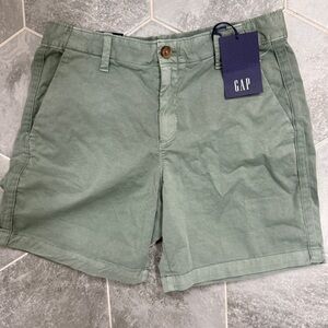 GAP Girlfriend Chino Shorts size 2 NWT